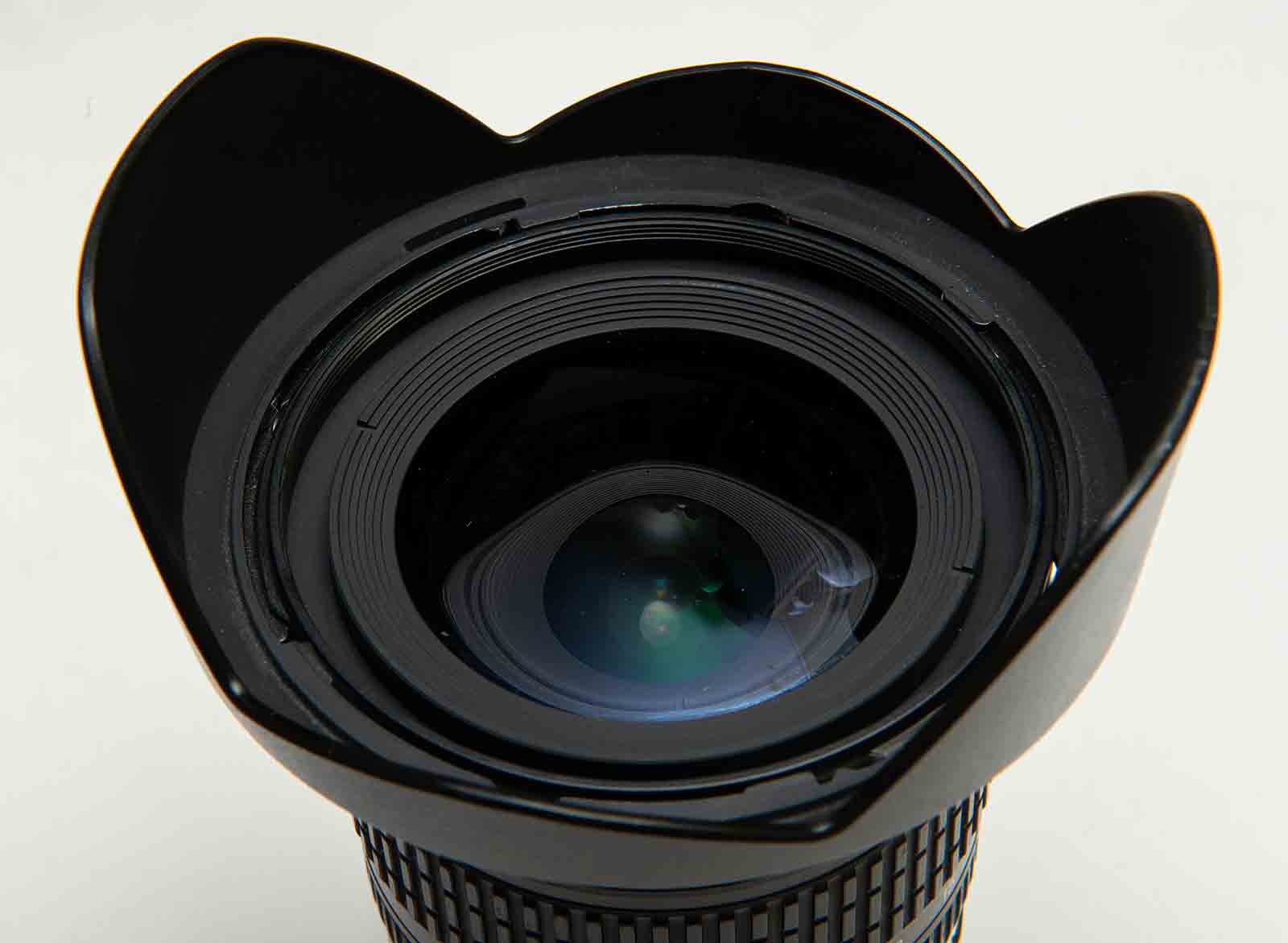 Lens hood