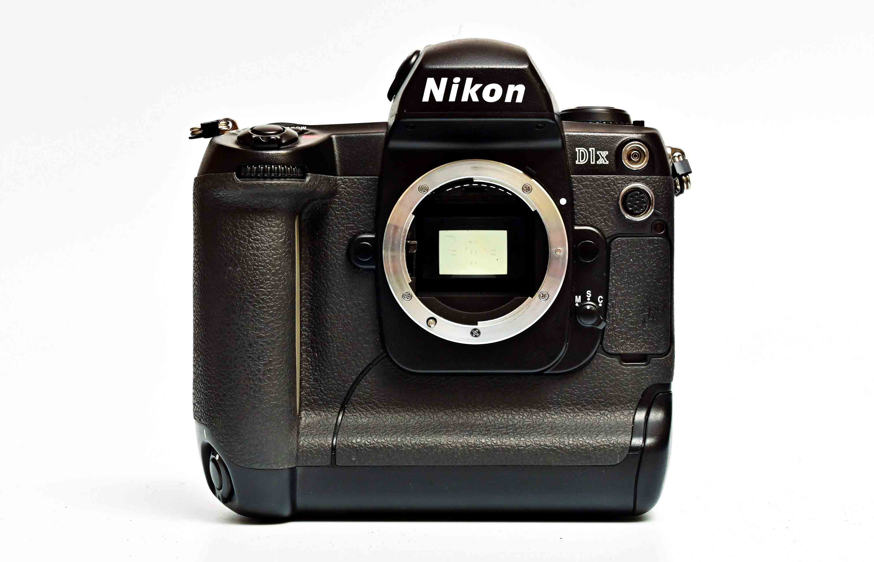 Nikon D1X