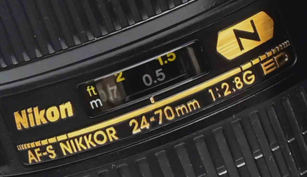 Nikon AF-S lens